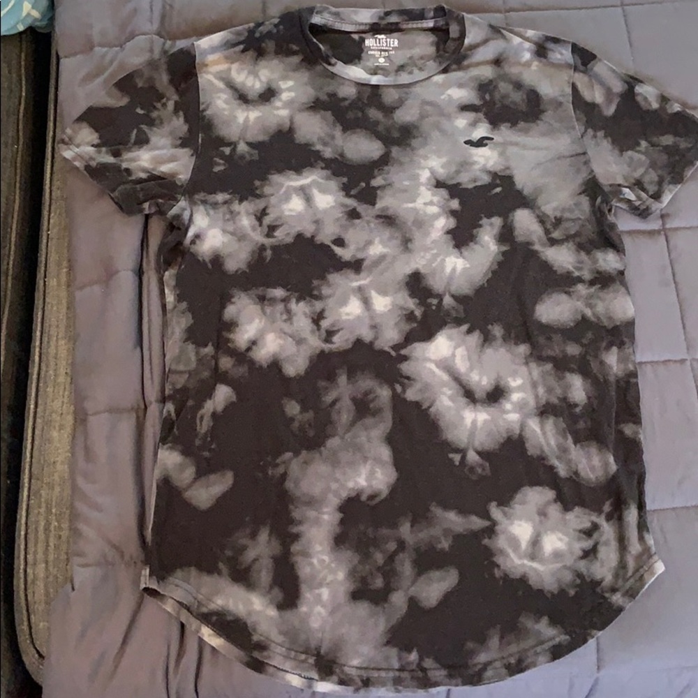 Hollister tie dye curve hem tee